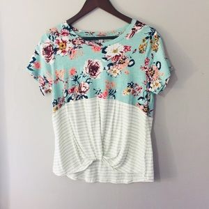 Eyeshadow floral pattern shirt Size:medium